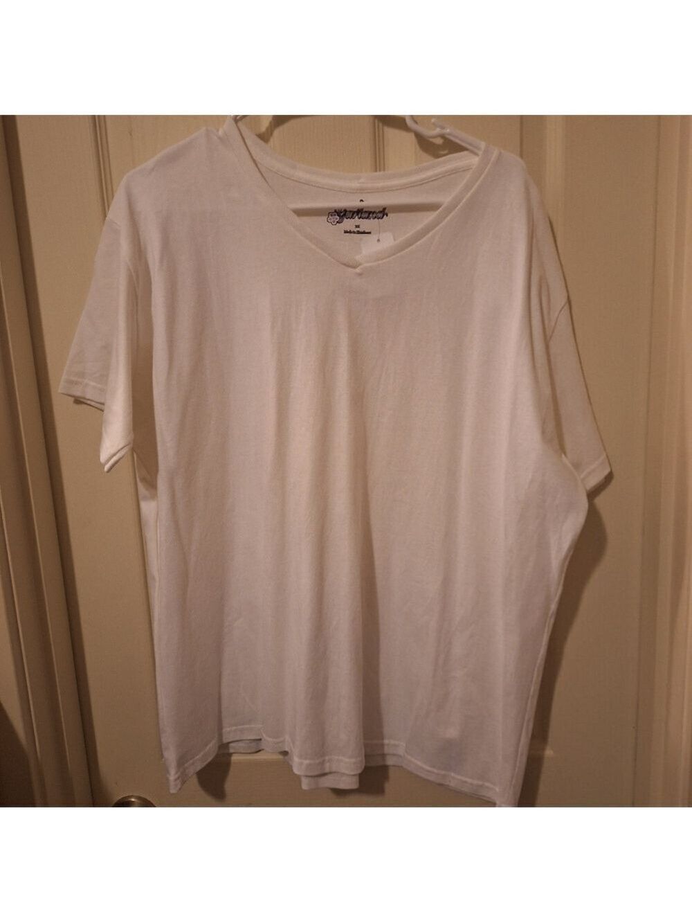White V Neck T Shirt 2X NWT